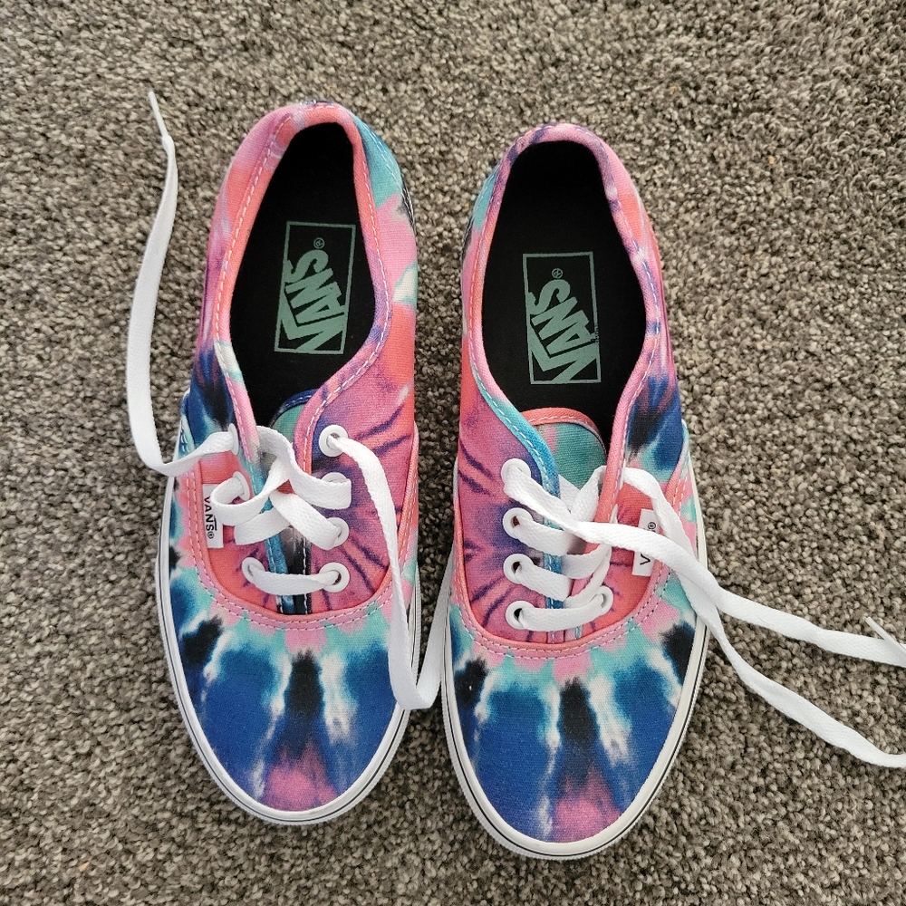VANS Tie-Dye sneakers. Size 5.5